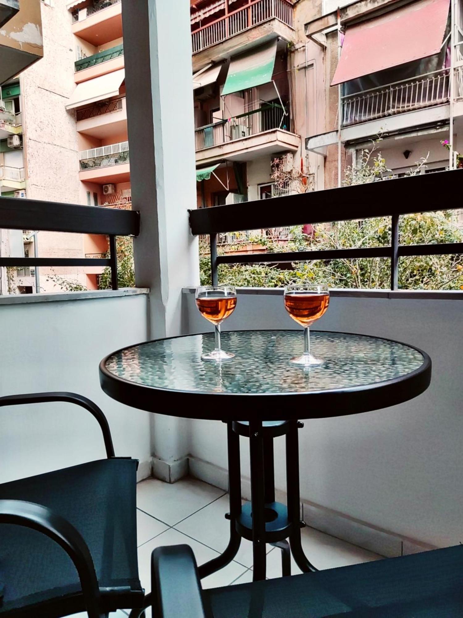 Elegant Central Studio With Balcony & 1 Gbps Fiber Salonic Exterior foto